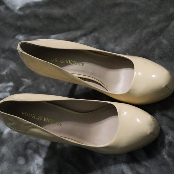 Pour la Victoire Irisa 2 Patent Leather Pump, Nude - Picture 1 of 2